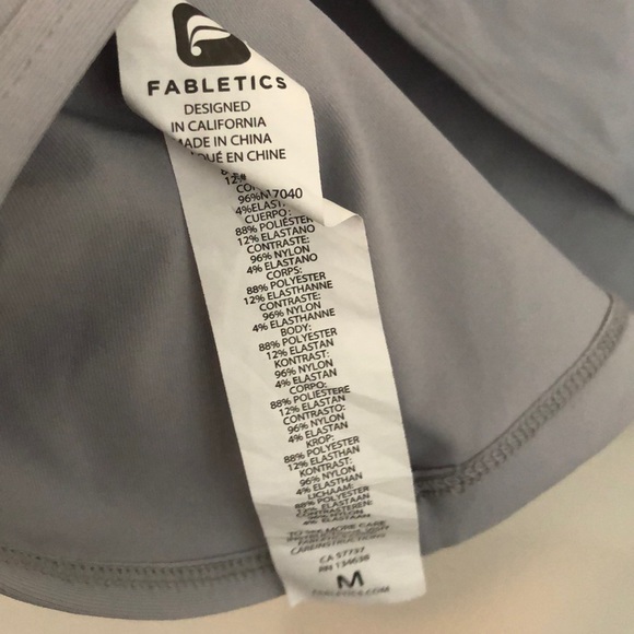 Fabletics exercise shirt - Picture 3 of 3